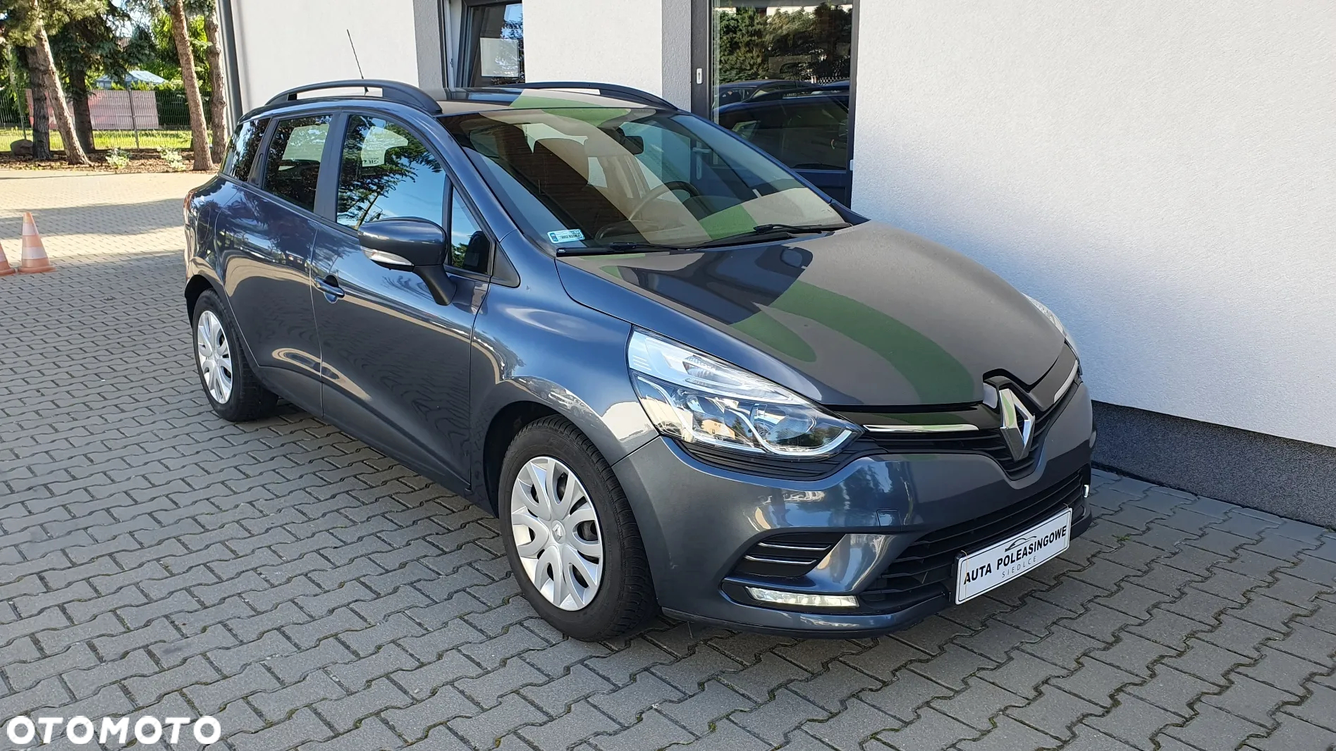 Renault Clio - 11