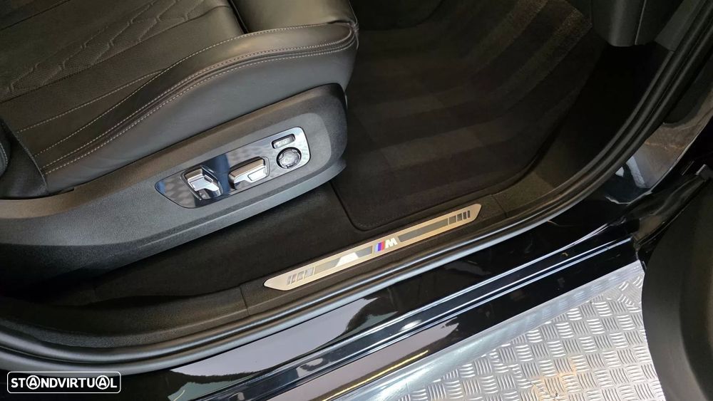 BMW X5 30 d xDrive Pack M 50 anos - 59