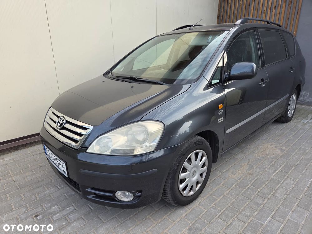 Toyota Avensis 2.0 D-4D Luna - 1