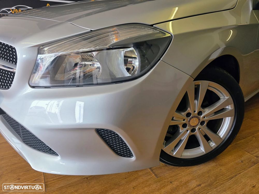 Mercedes-Benz A 180 d Urban - 2
