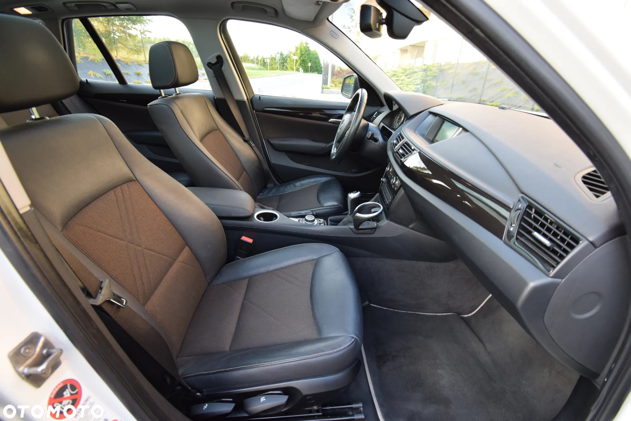 BMW X1 sDrive18d xLine - 25