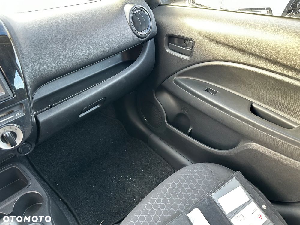 Mitsubishi Space Star - 16