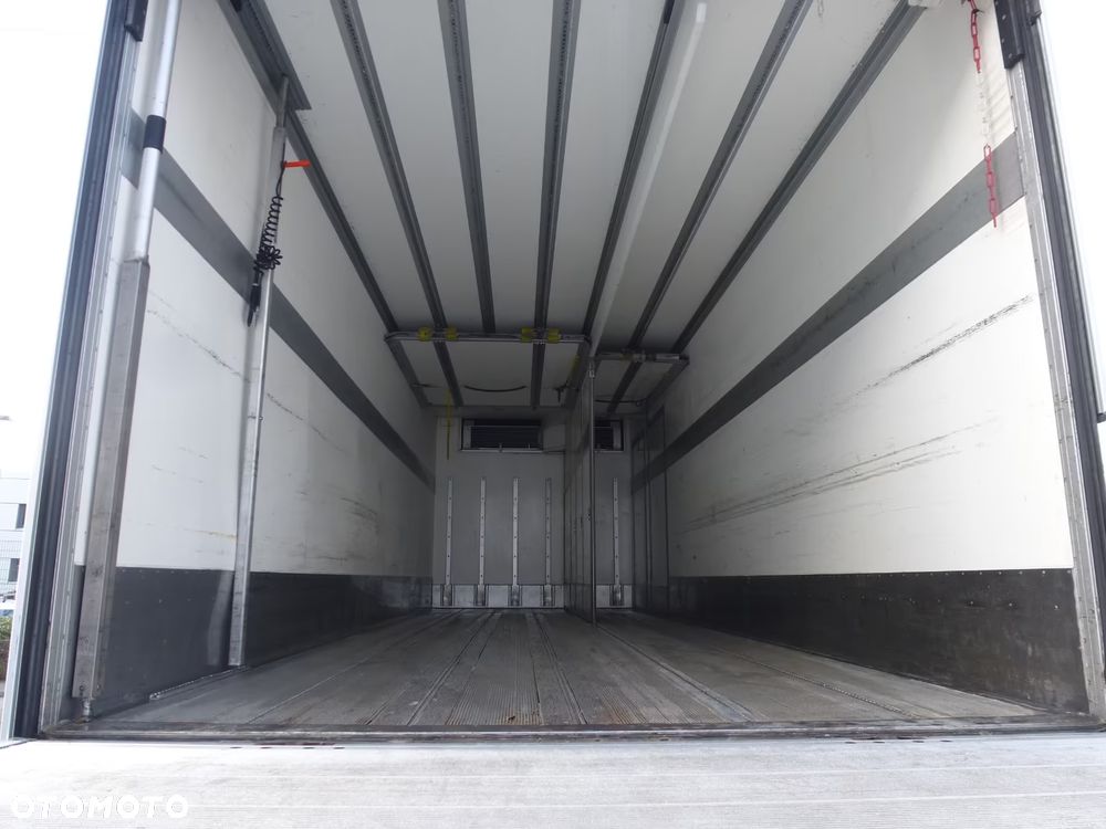 Mercedes-Benz ACTROS ANTOS 2543 6X2 CHŁODNIA IZOTERMA OS SKRĘTNA PODNOSZONA SUPER STAN - 24