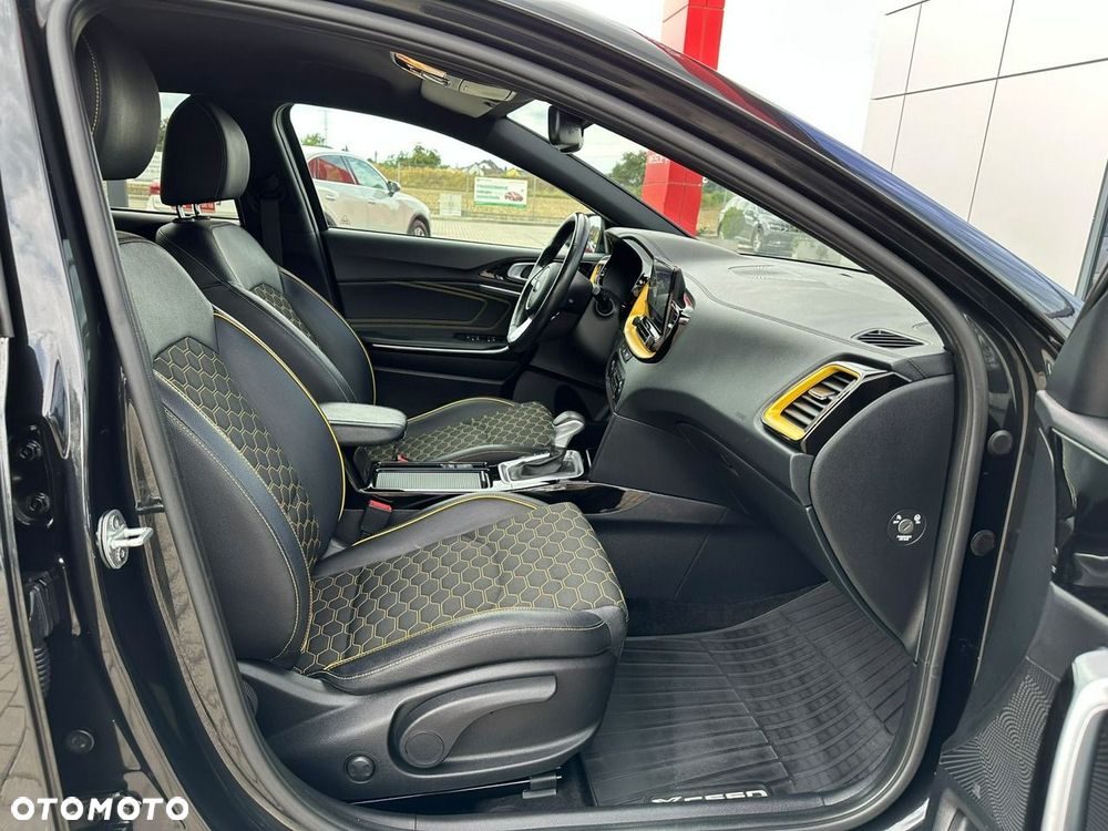 Kia XCeed 1.6 T-GDI L Business Line DCT - 17