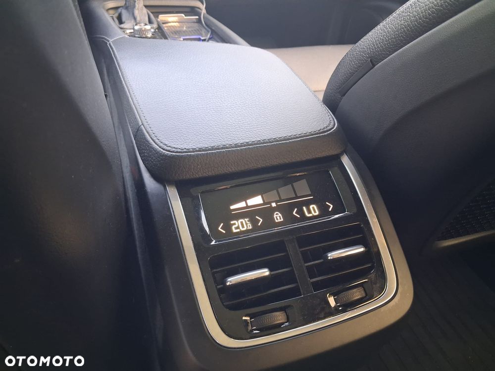 Volvo XC 90 T6 AWD Momentum 7os - 20
