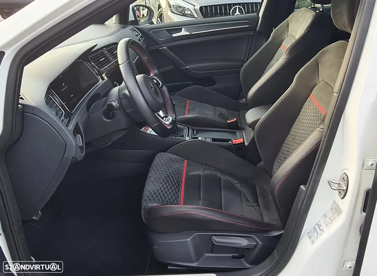 VW Golf 2.0 TSI GTI Performance - 22