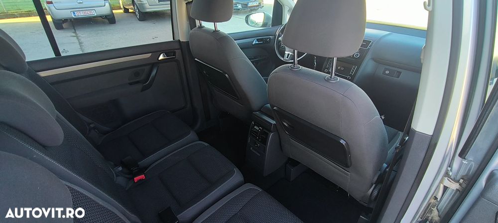 Volkswagen Touran 2.0 TDI DPF DSG Comfortline - 13