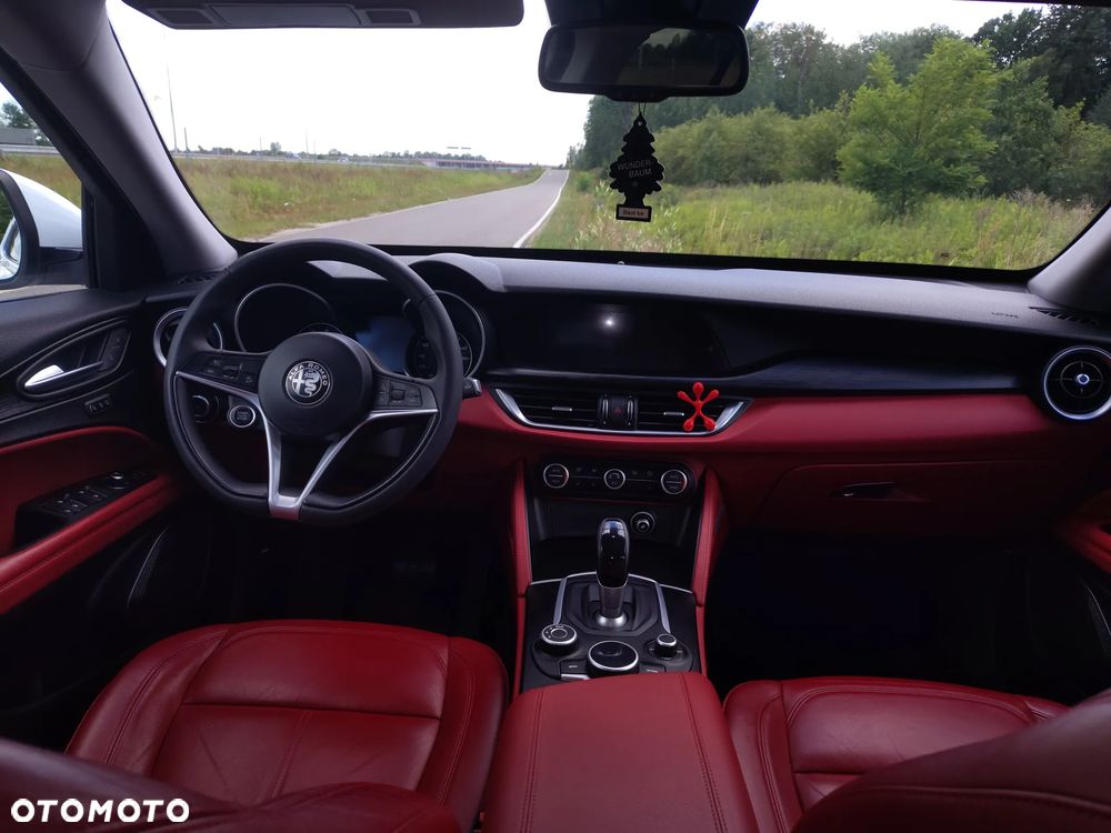 Alfa Romeo Stelvio - 15