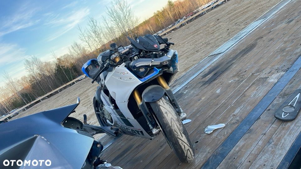 Ducati Panigale V4S - 12