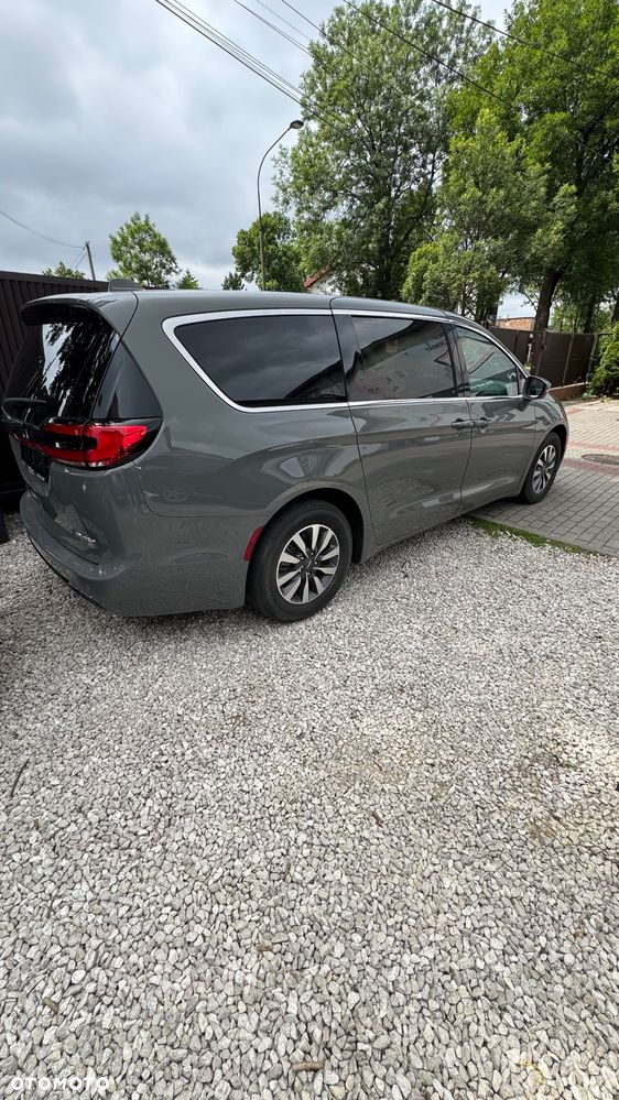 Chrysler Pacifica - 2