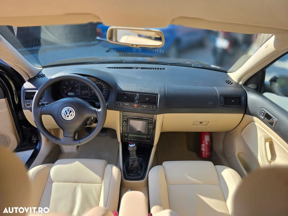 Volkswagen Golf 1.9TDI 4Motion Highline - 6