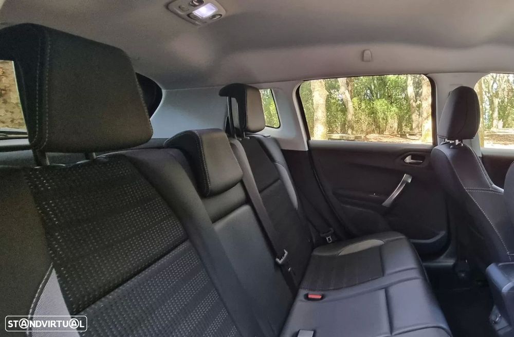 Peugeot 2008 1.2 PureTech Allure - 21