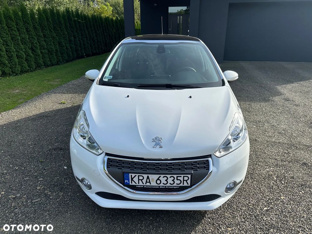 Peugeot 208 - 1