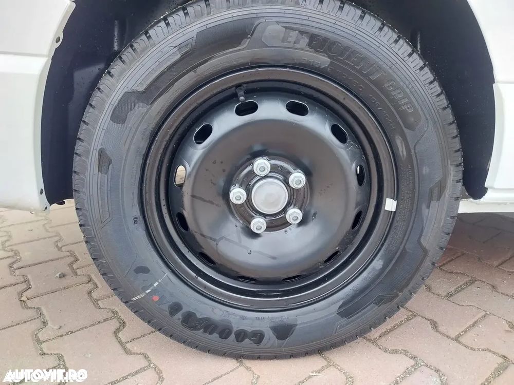 Renault Trafic Combi 2.0 Blue dCi 150 S&S L2 8+1 Zen - 4