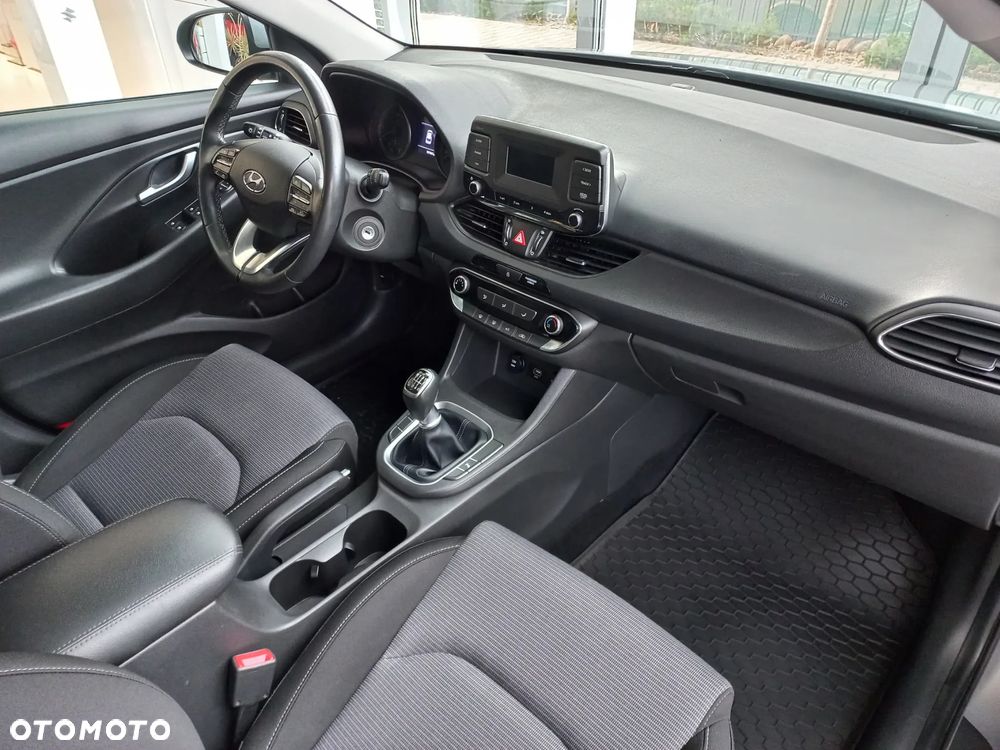Hyundai i30 1.5 DPI Classic + - 25