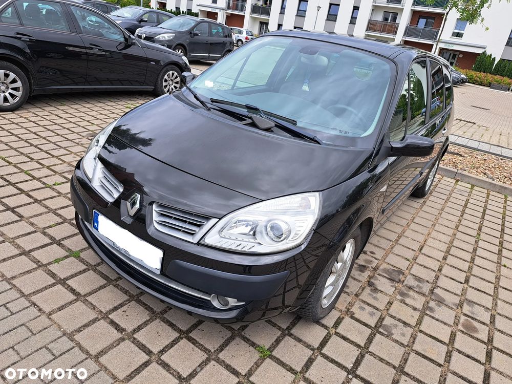 Renault Grand Scenic - 1