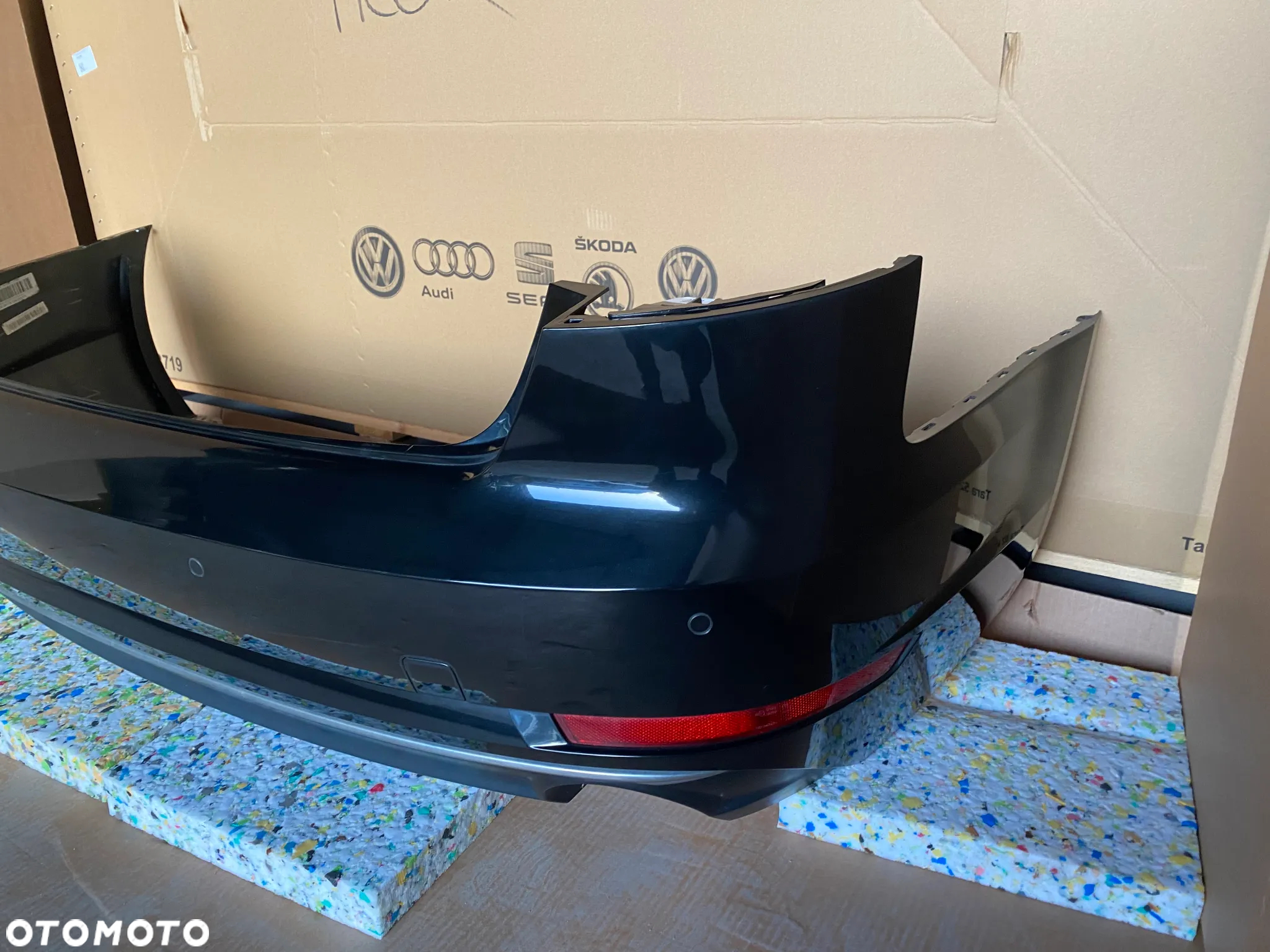 Audi A4 8W B9 SEDAN Zderzak tył kompletny czujnik dyfuzor LY9T 28km - 4