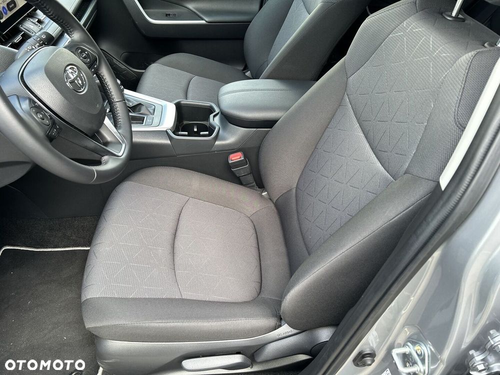 Toyota RAV4 - 18