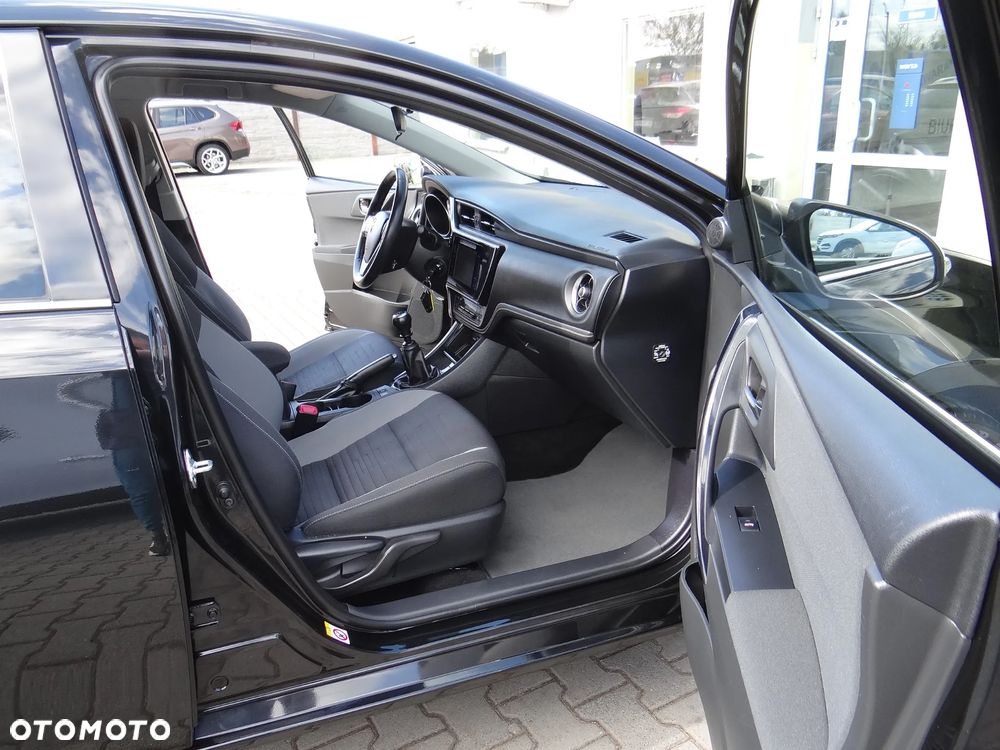 Toyota Auris 1.2 Turbo Team Deutschland - 31