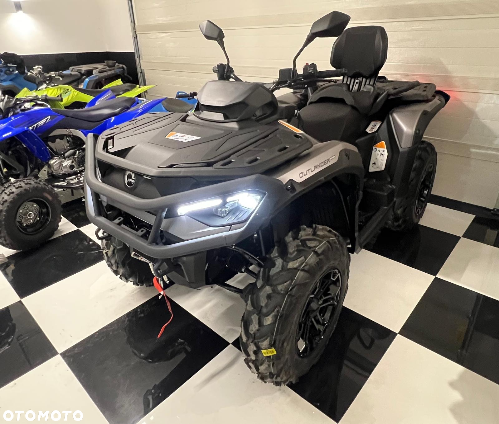 Can-Am Outlander - 10