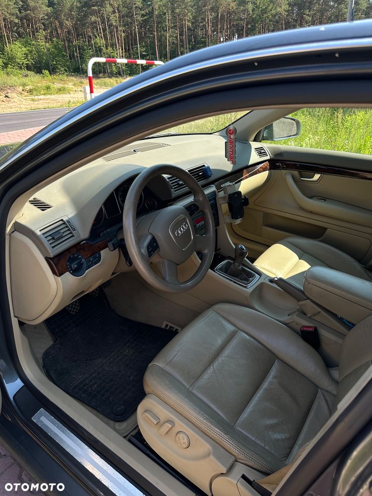 Audi A4 Limousine 3.0 TDI DPF quattro - 6