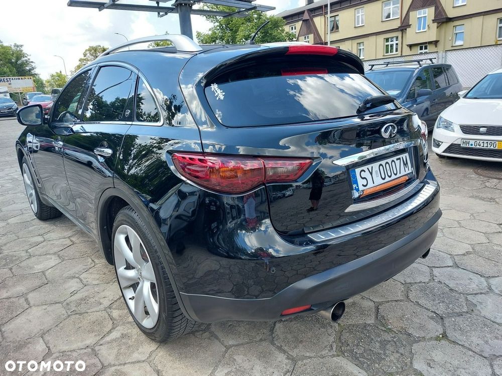Infiniti FX - 11