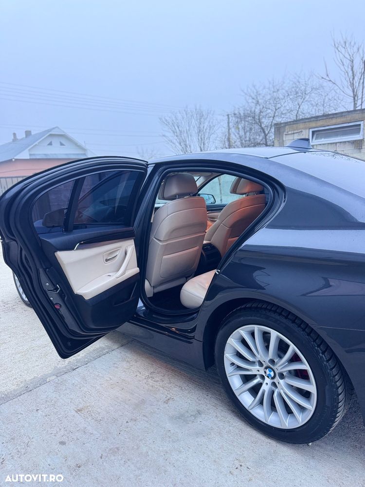 BMW Seria 5 525d xDrive Sport-Aut. Luxury Line - 7