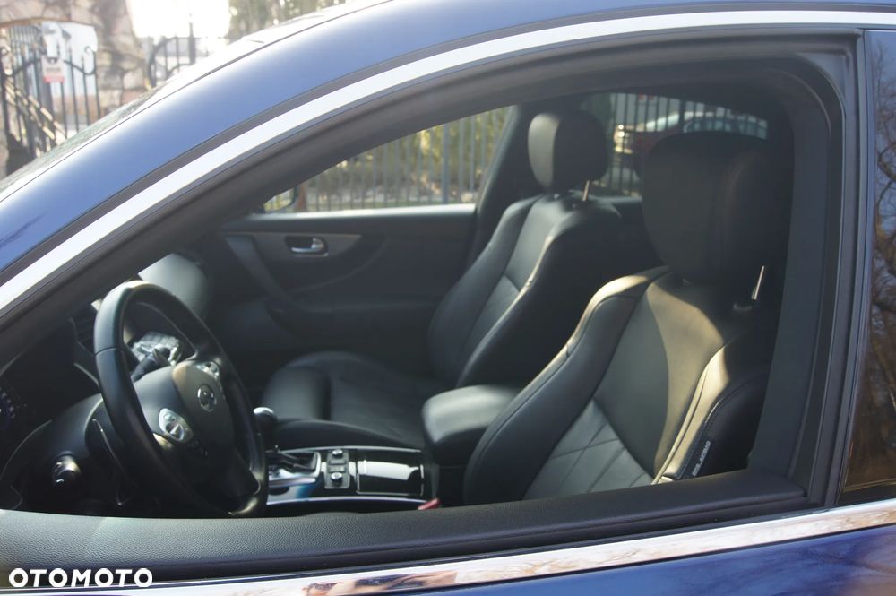 Infiniti QX70 - 23
