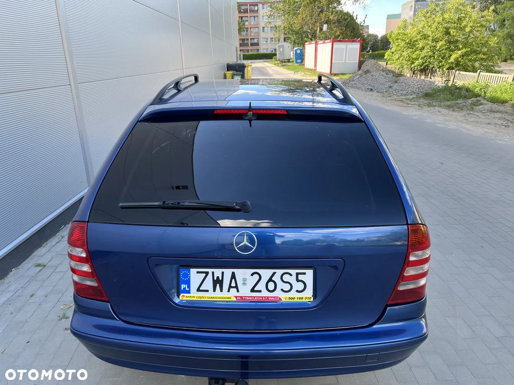 Mercedes-Benz C-Class 2006 photo 4