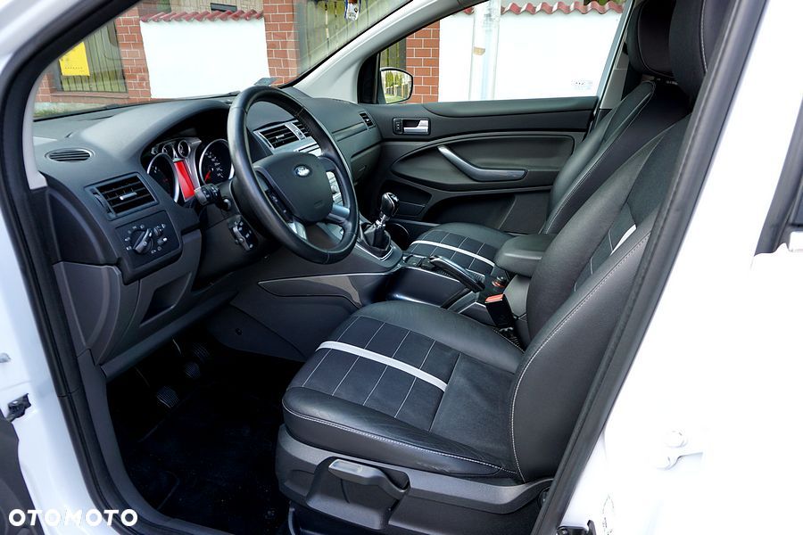 Ford Kuga 2.0 TDCi 4x4 Titanium - 21