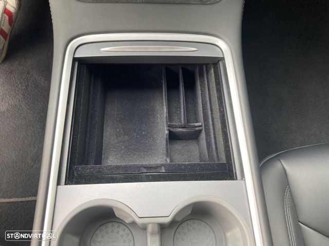 Tesla Model Y Long Range Dual Motor AWD - 22