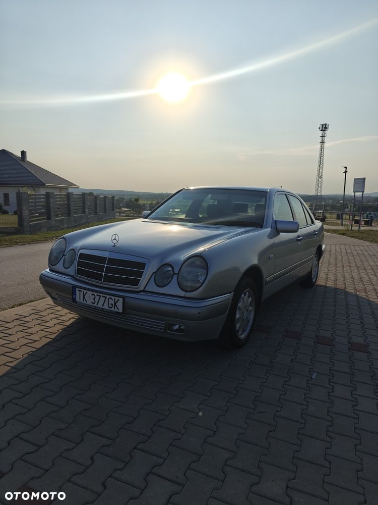 Mercedes-Benz Klasa E - 3