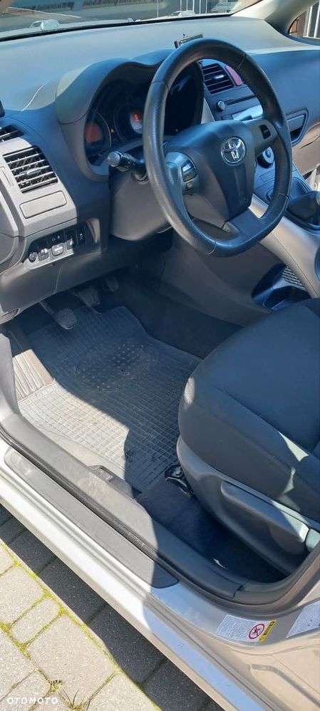 Toyota Auris 1.4 D-4D Terra EU5 - 14