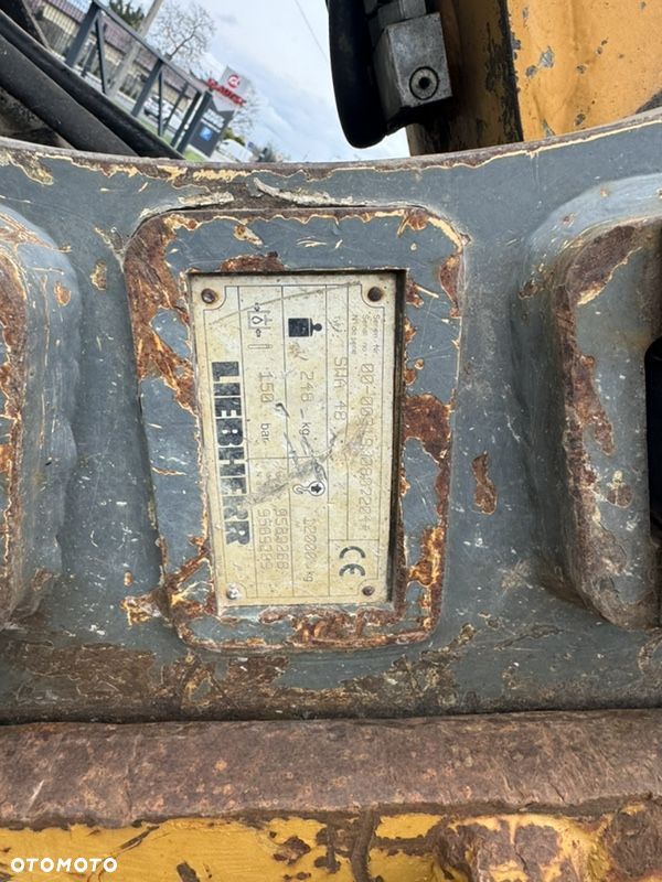 Liebherr R 906 LC - 11