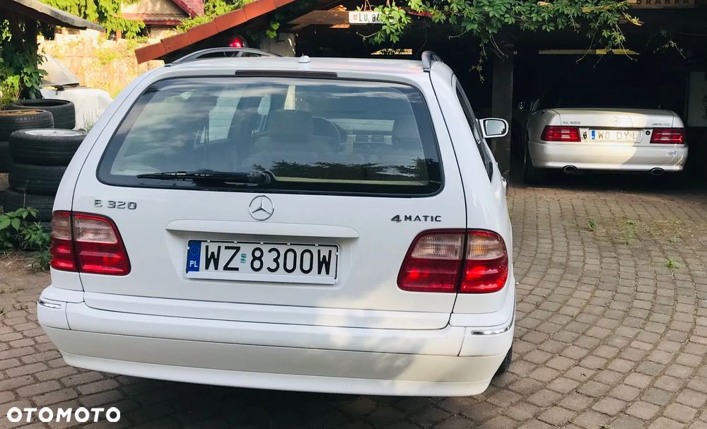 Mercedes-Benz Klasa E 320 T 4-Matic Avantgarde - 29