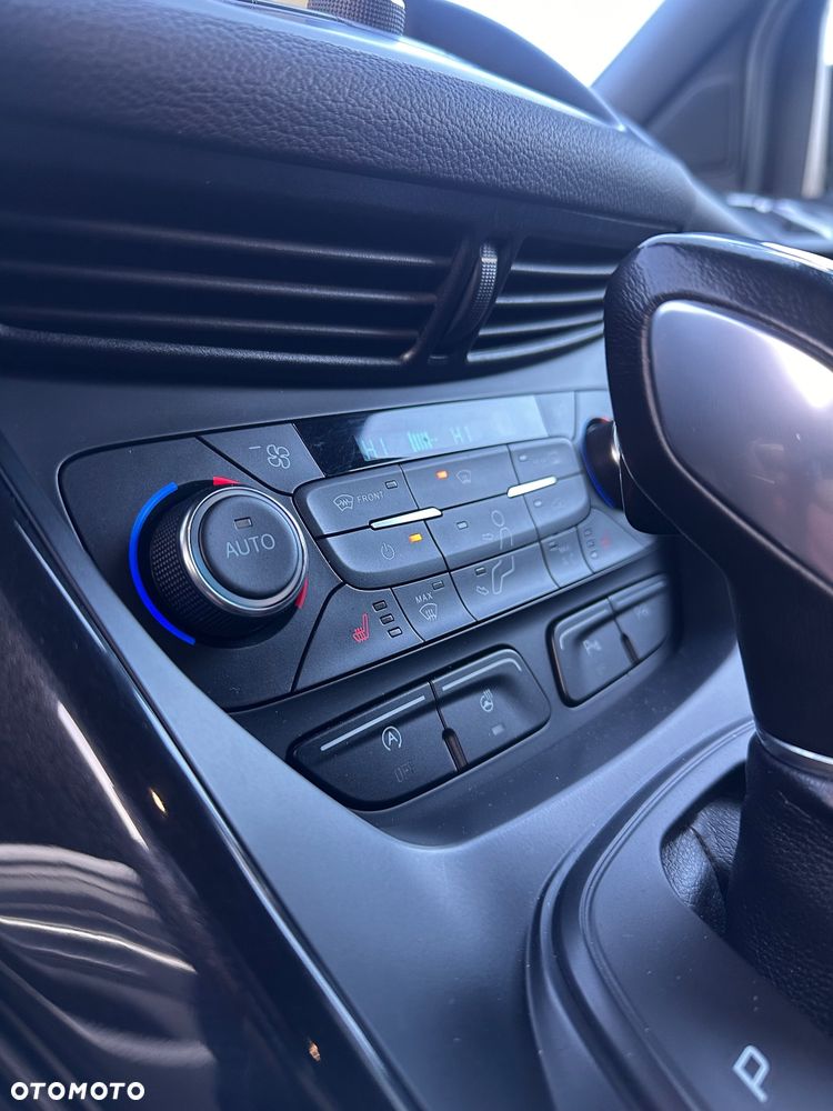 Ford Kuga 2.0 TDCi 4x4 ST-Line - 29