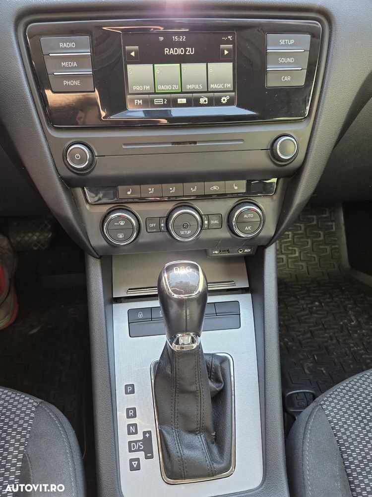 Skoda Octavia 2.0 TDI AMBITION DSG - 3