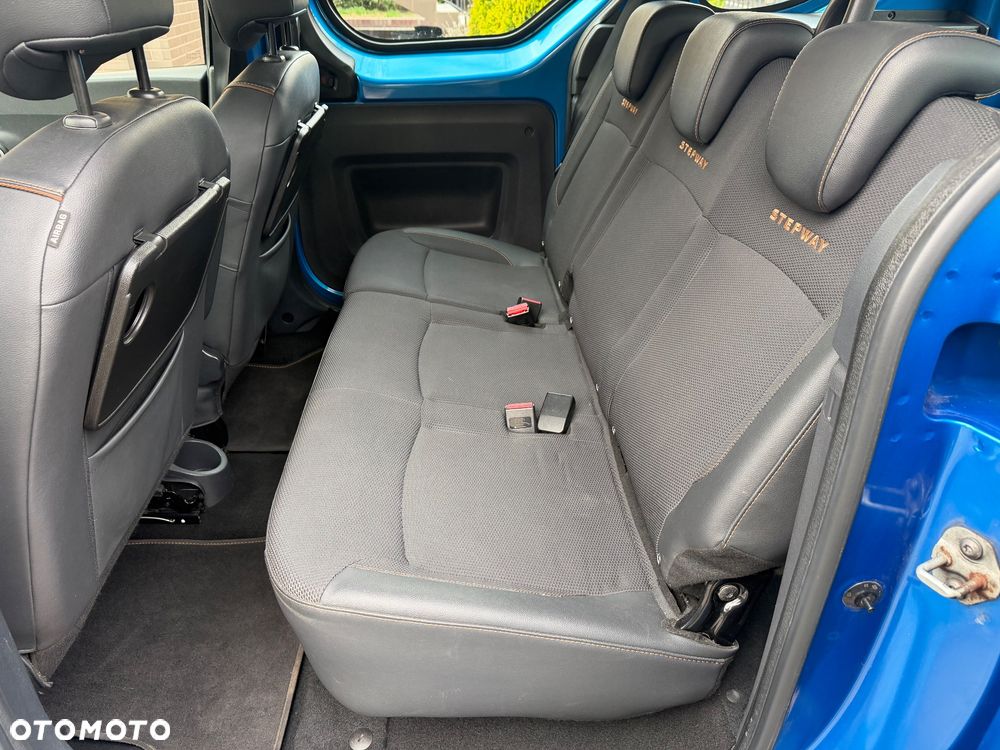 Dacia Dokker TCe 115 Stepway Celebration - 32