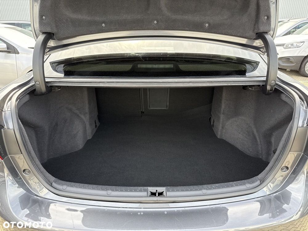 Toyota Avensis 1.8 Prestige - 11