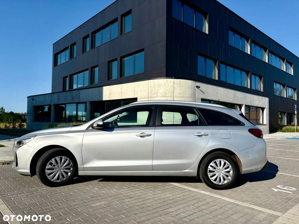 Hyundai i30 1.0 T-GDI Family - 6