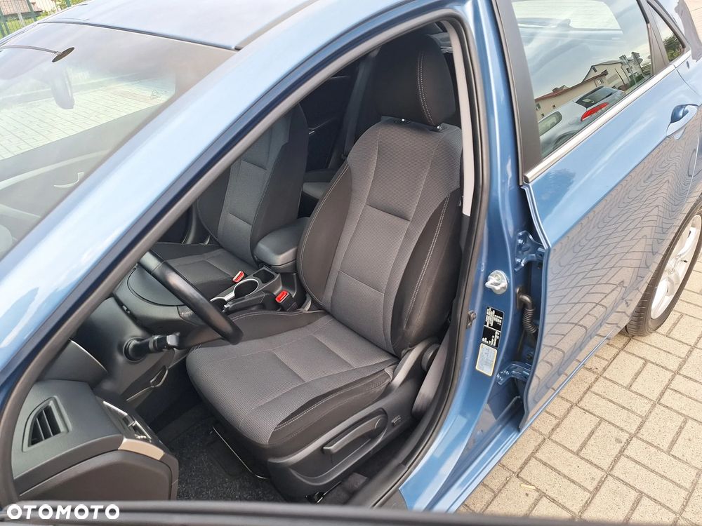 Hyundai i30 blue 1.6 GDI Trend - 14