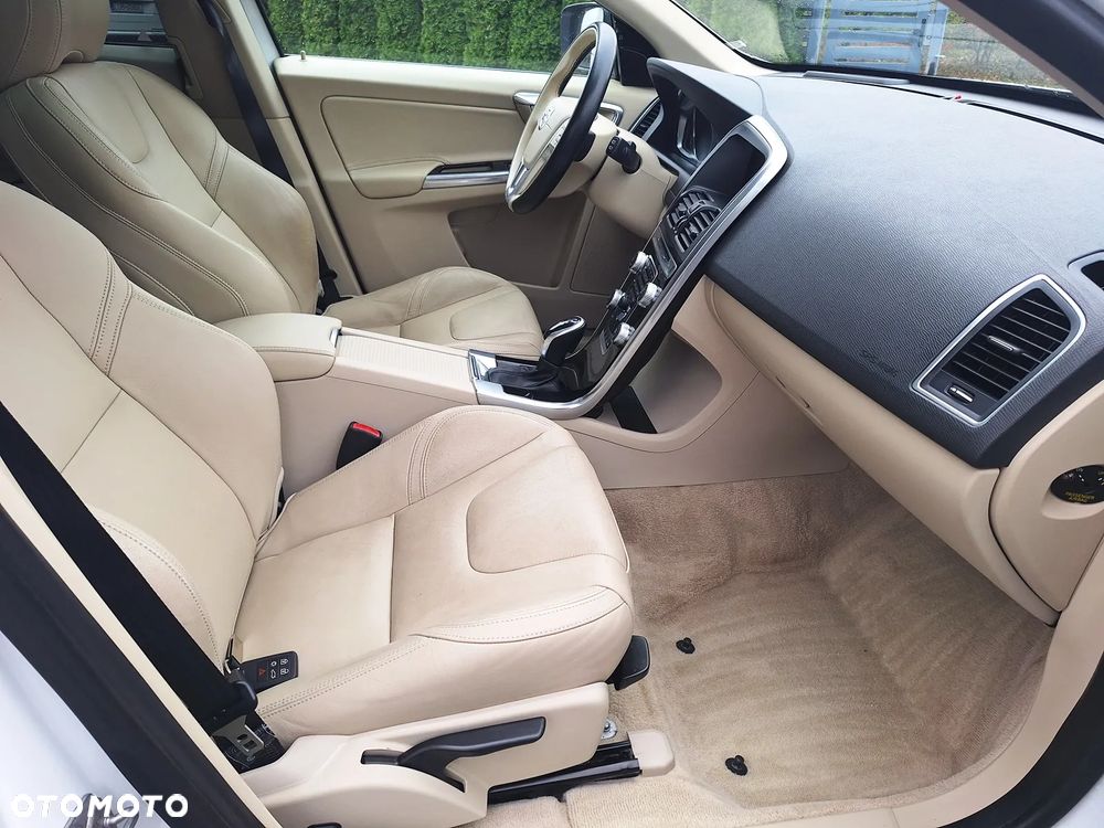Volvo XC 60 D4 Geartronic Summum - 28