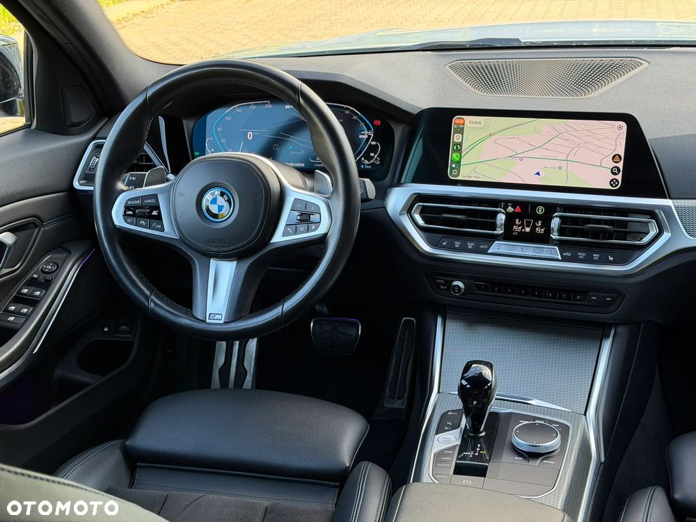 BMW Seria 3 320e M Sport - 9