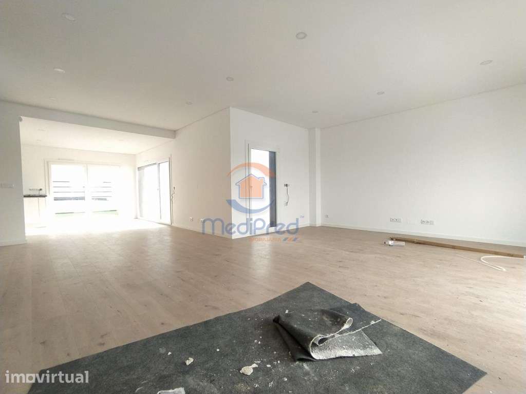 Apartamento T3 NOVO | Paradela, Santo António dos Cavaleiros - Grande imagem: 4/15
