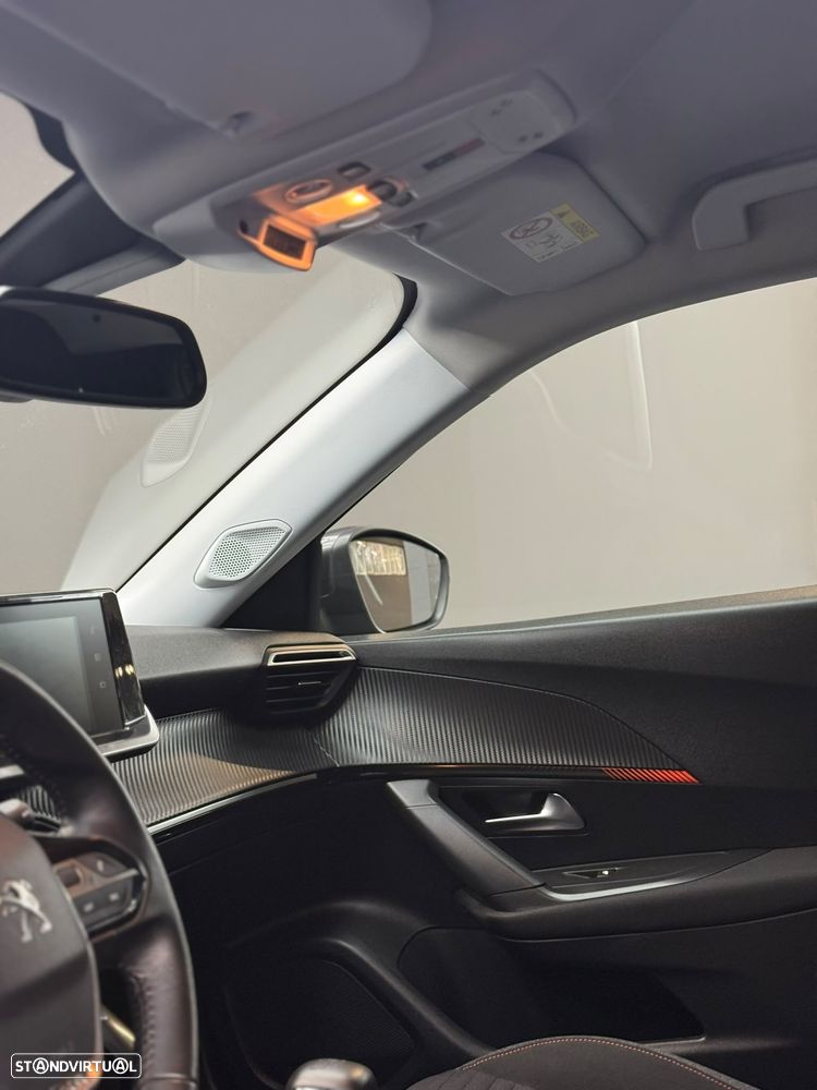 Peugeot 2008 1.2 PureTech Active - 19