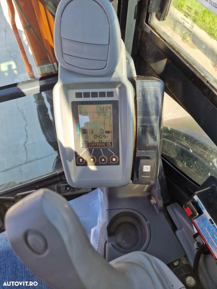 Hitachi ZX33U-6, Masa operationala 3,7t, 2023/10, 1.040h, CUPLA RAPIDA HIDRAULICA, cupa ingusta NOUA, cupa lata NOUA, capa taluz NOUA, inst picon, Aer cond, Antifurt, Lama nivelare, senile 80% ok, Ad sapare 3,5m, posibilitate leasing 4 ani-PROMOTIE 37.900EUR - 4