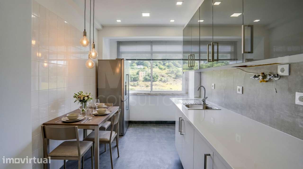 T2 Remodelado na Ramada | 3 Frentes | Excelente Luz Natural - Grande imagem: 4/27