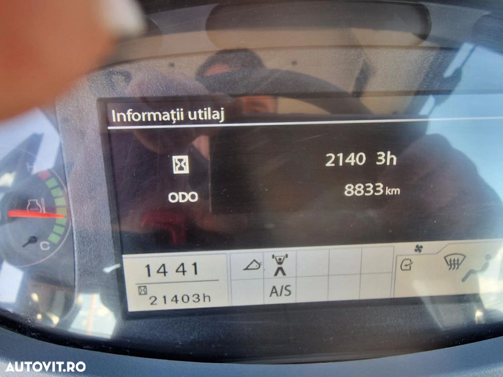 Hitachi ZW220, 2.140h, 8.833 km, CUPLA RAPIDA, CUPA 3,5mc, Masa operationala 20t, Anvelope Goodyear profil L5 90% ok, Gresare automata, VIRARE JOYSTICK, consum mediu 14,6l/h, an fabr 2020, camera spate, ridica la 4,2m,  CA NOU-PROMOTIE 119.900 EUR+Tva - 34