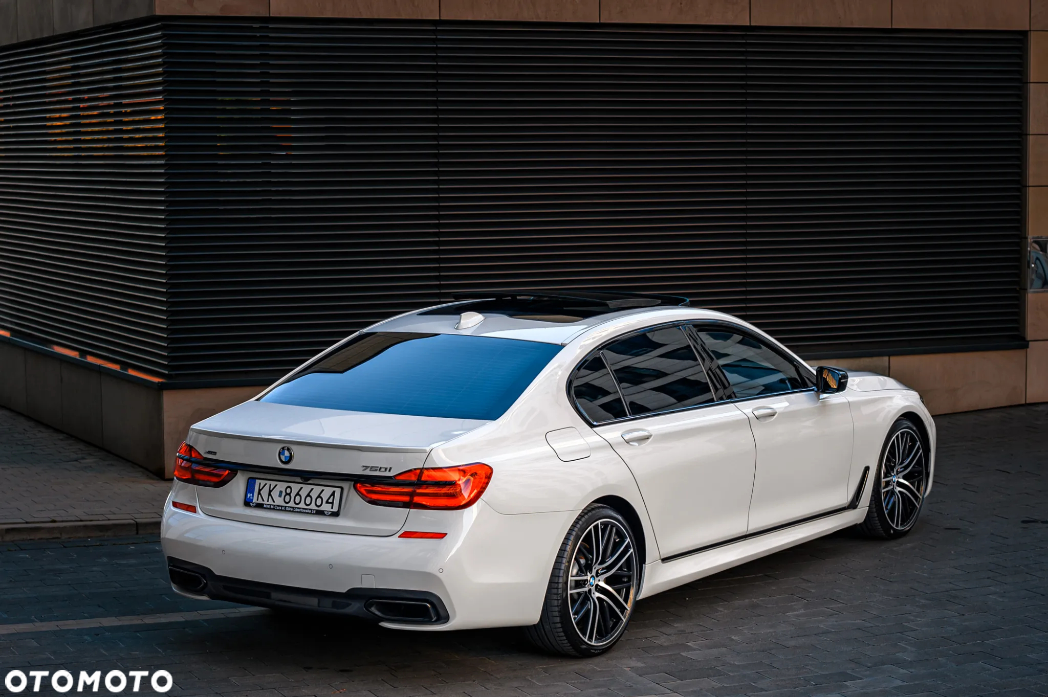 BMW Seria 7 750Li xDrive - 12