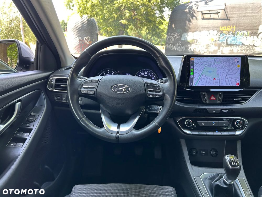 Hyundai i30 1.5 DPI Classic + - 14